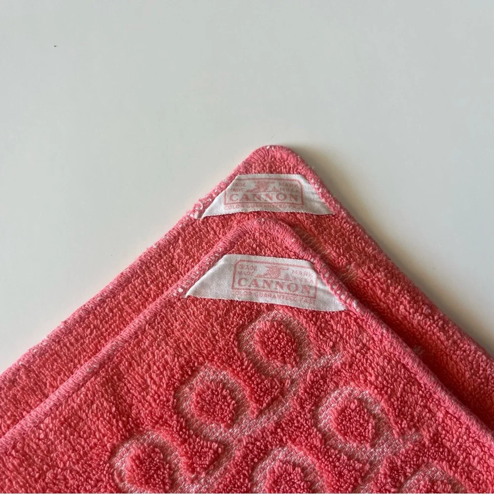 •Vintage 70s Cannon Pink Floral Textured Washcloths x2•